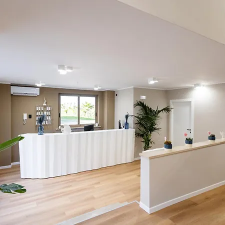 Lbr Aparthotel 3*
